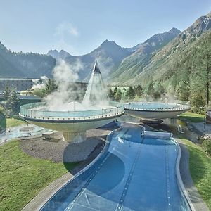 Aqua Dome 4 Sterne Superior Hotel & Tirol Therme Laengenfeld